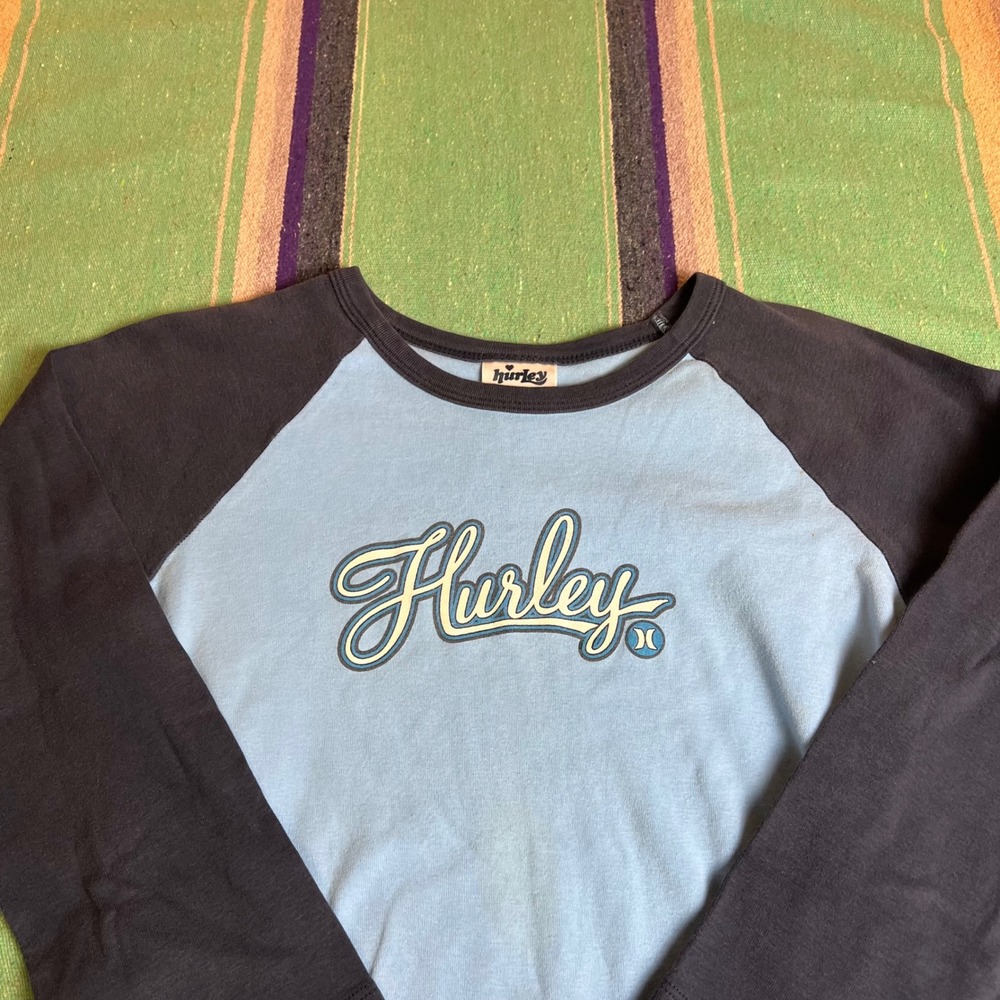 Hurley Raglan T-Shirt Womens XL Blue Black Long Sleeve Script Logo Y2K Surf Tee